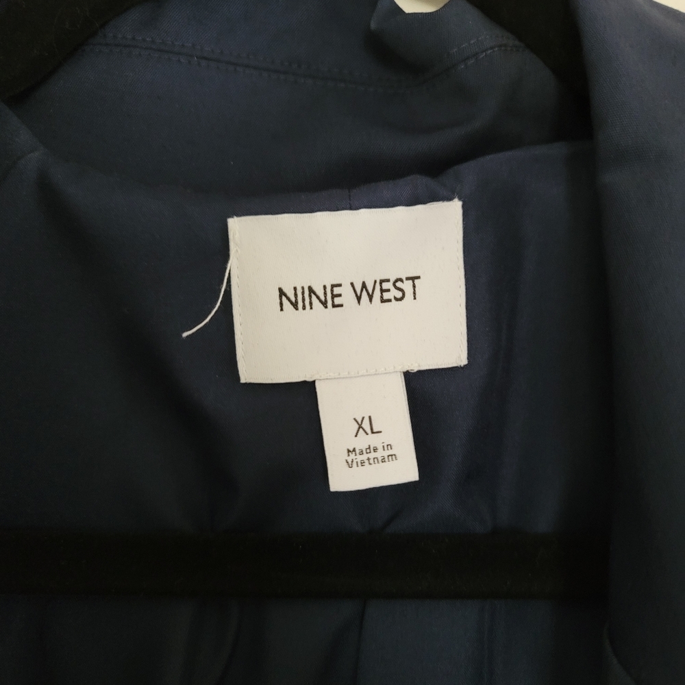 Jacket - Picture 2 of 5
